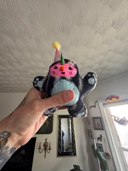 big ‘ol baby🖤🤡🥲