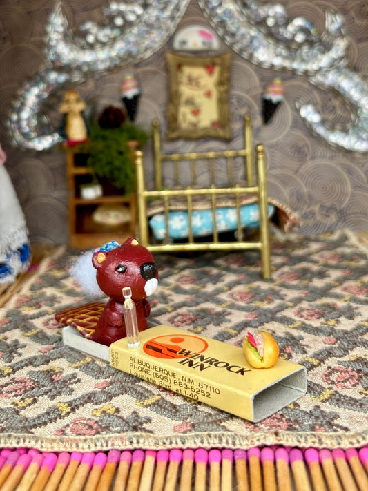 Matchbook Mini (Beaver with Poboy)